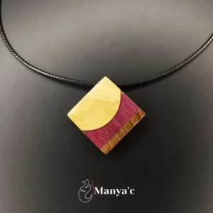 PENDENTIF EN CYPRÈS, AMARANTE ET NOYER
